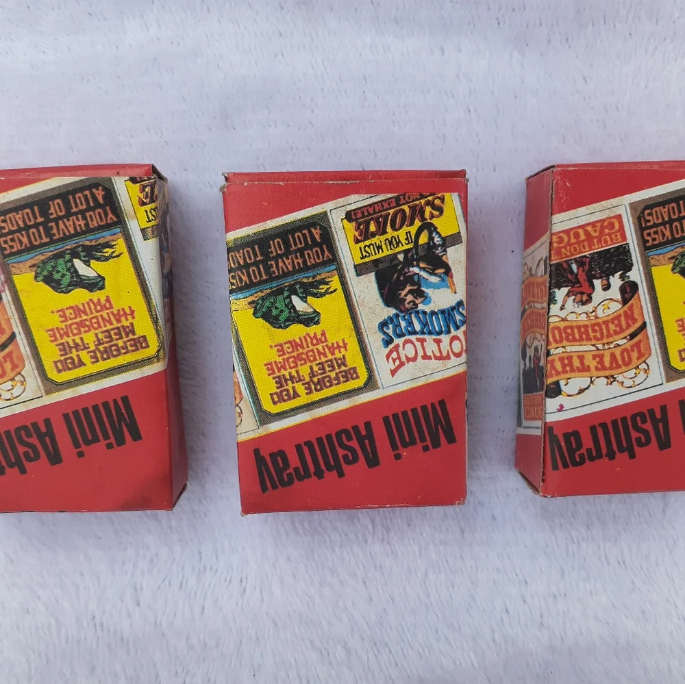 VINTAGE NOVELTY ASHTRAYS (3) - Picture 6 of 6